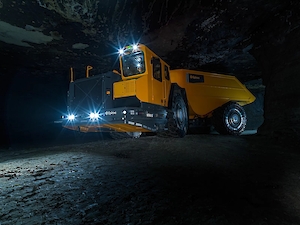 Yükleyiciler ve kamyonlar