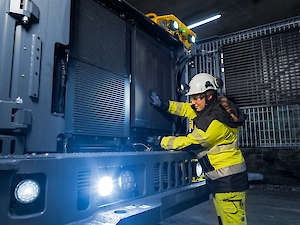 Dizel Motorlu Kamyonlar